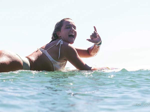Surfing lessons Noosa